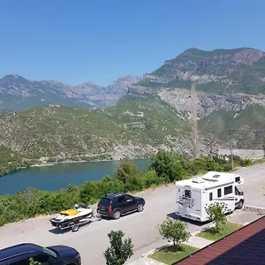 Hotel Lugina E Komanit